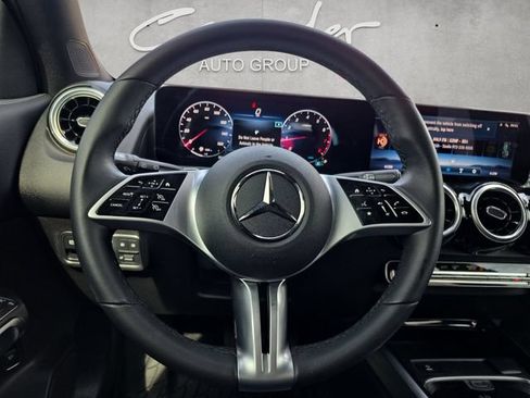 Used 2025 Mercedes-Benz GLB 250 image 21