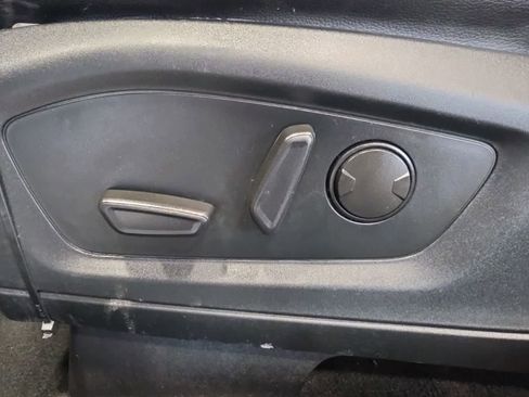 Used 2021 Ford Explorer XLT w/ Equipment Group 202A AWD/4WD image 16