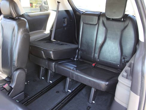 Used 2025 Kia Carnival FWD image 11