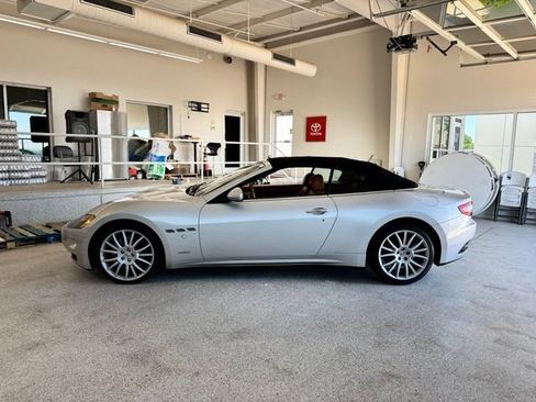 Used 2017 Maserati GranTurismo Convertible RWD image 18