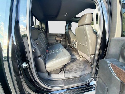 Used 2020 GMC Sierra 3500 Denali w/ Denali Ultimate Package AWD/4WD image 23