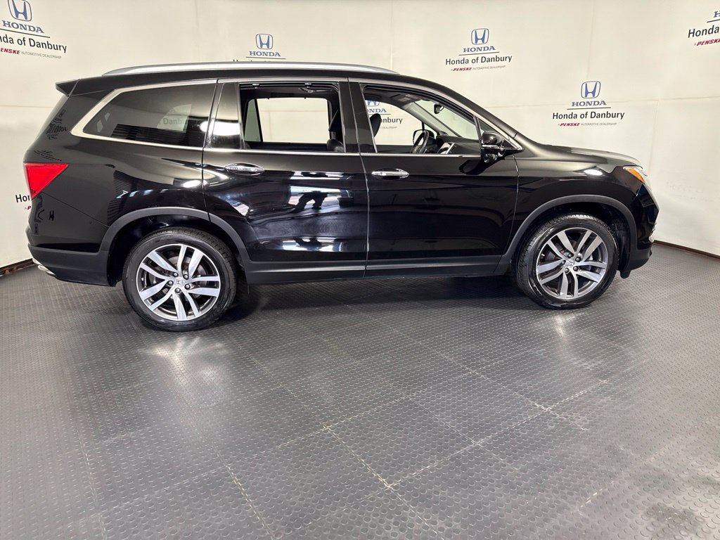 Certified 2017 Honda Pilot Touring image 3