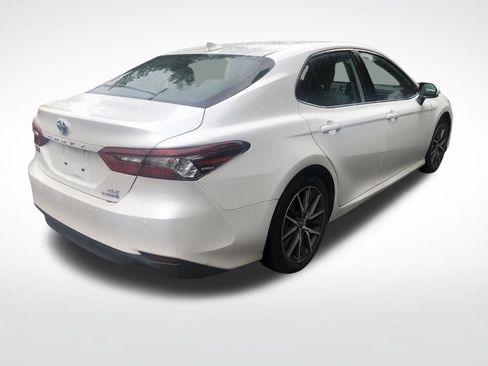 Used 2023 Toyota Camry XLE w/ Navigation Package FWD image 4