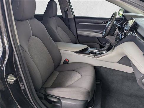 Used 2022 Toyota Camry LE FWD image 20