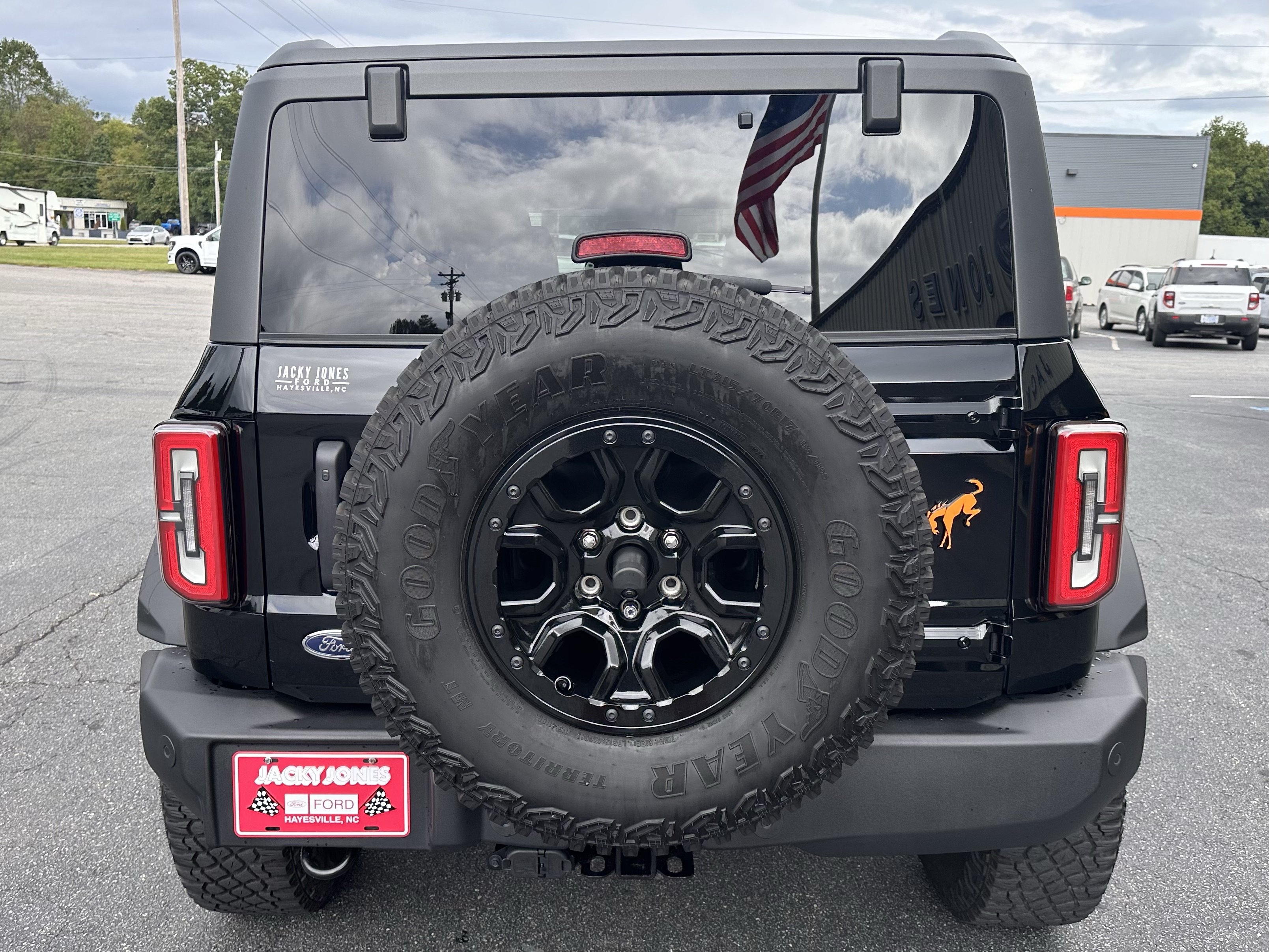 Certified 2024 Ford Bronco Wildtrak AWD/4WD image 7