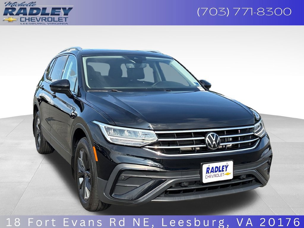 Used 2024 Volkswagen Tiguan SE w/ Panoramic Sunroof Package AWD/4WD image 23
