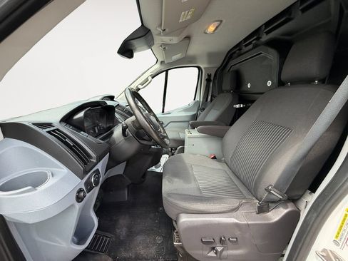 Used 2019 Ford Transit 250 130 Low Roof RWD image 11