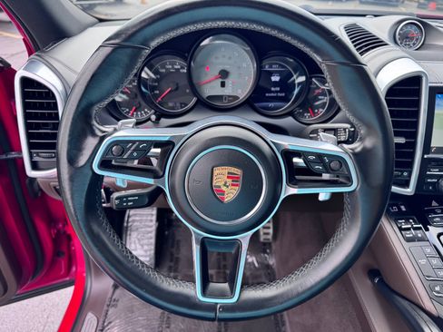 Used 2015 Porsche Cayenne S AWD/4WD image 19