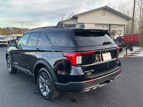 New 2026 Ford Explorer Active w/ Active Comfort Package image 7