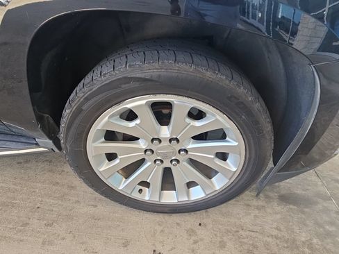 Used 2016 Cadillac Escalade ESV Luxury RWD image 24