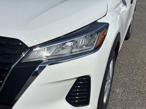 New 2025 Nissan Kicks Play S image 10