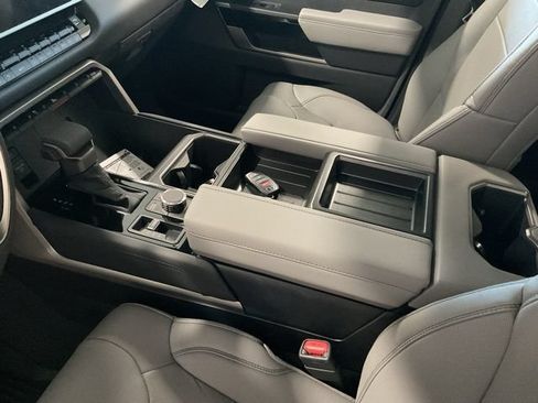 New 2026 Toyota Tundra Limited AWD/4WD image 25