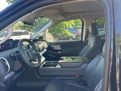 Used 2025 Ford Expedition Active AWD/4WD image 11