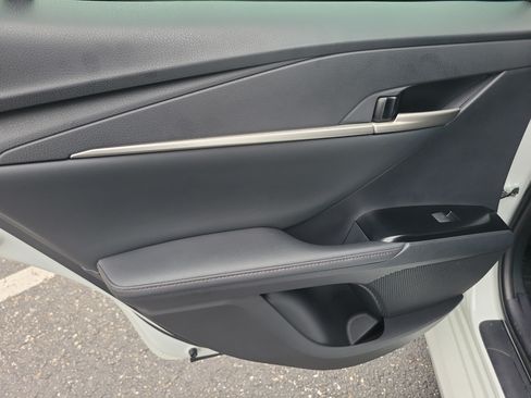 Used 2025 Toyota Camry XLE FWD image 10