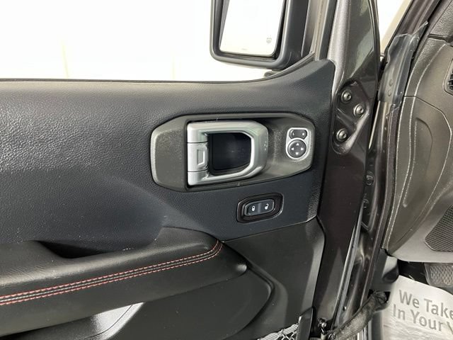 Used 2018 Jeep Wrangler Unlimited Rubicon w/ Dual Top Group AWD/4WD image 16