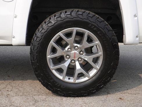 Used 2015 GMC Sierra 1500 SLT w/ SLT Crew Cab Value Package AWD/4WD image 11