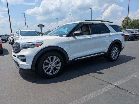 Used 2021 Ford Explorer XLT w/ Equipment Group 202A RWD image 8