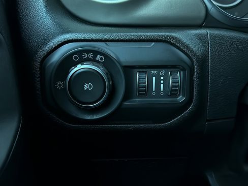 Used 2020 Jeep Wrangler Unlimited Sport AWD/4WD image 21