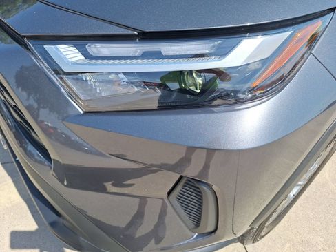 Used 2025 Toyota RAV4 XLE FWD image 10