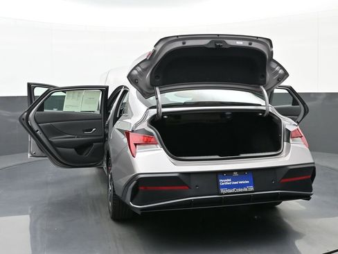 Certified 2024 Hyundai Elantra Limited FWD image 53