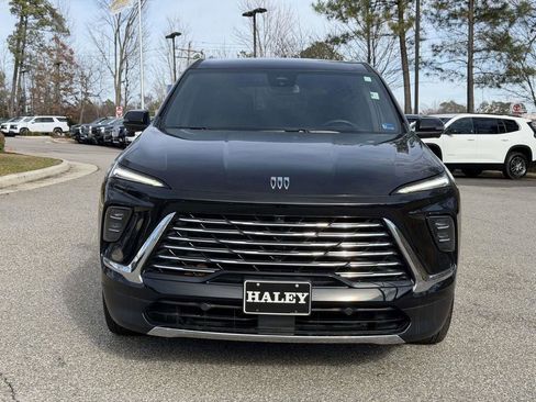 Used 2025 Buick Enclave Preferred image 25