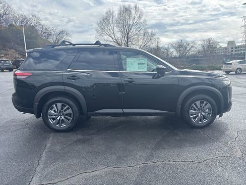 New 2026 Nissan Pathfinder SV image 4