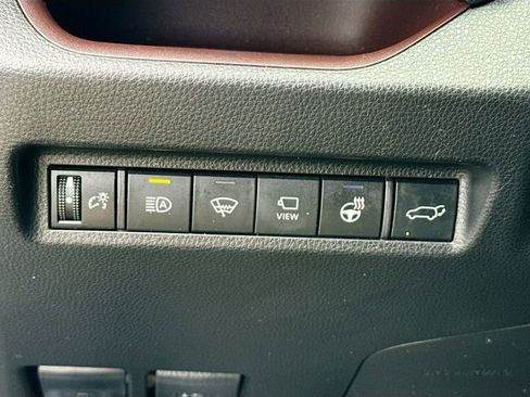 Used 2021 Toyota RAV4 Limited image 12