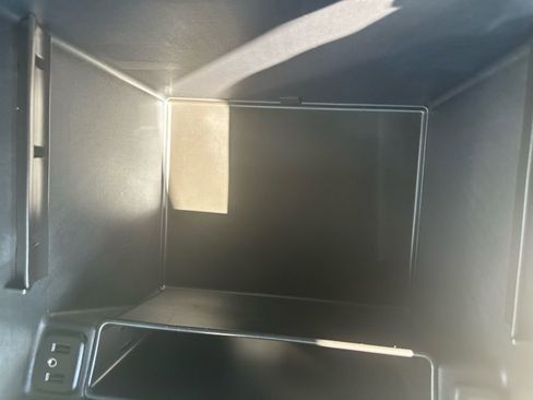 Used 2016 Chevrolet Silverado 1500 LTZ Z71 image 22