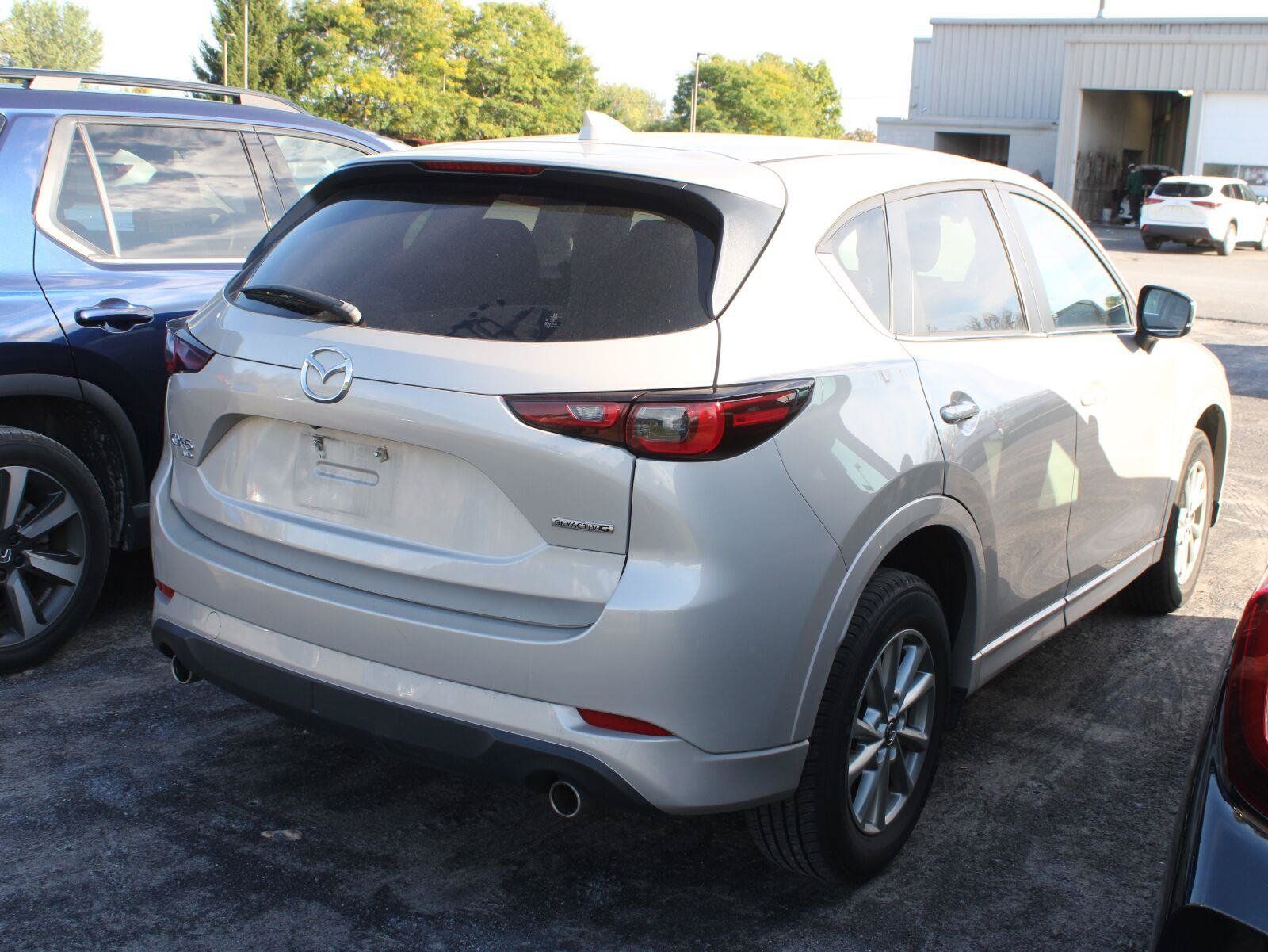Used 2024 MAZDA CX-5 AWD 2.5 S w/ Select Package image 4