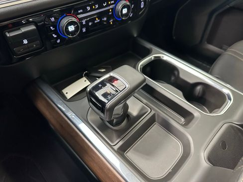 Used 2024 Chevrolet Silverado 1500 High Country image 33