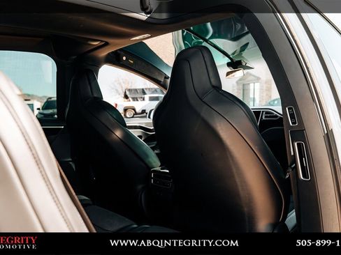 Used 2018 Tesla Model X 100D image 39