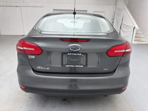Used 2017 Ford Focus SE image 10