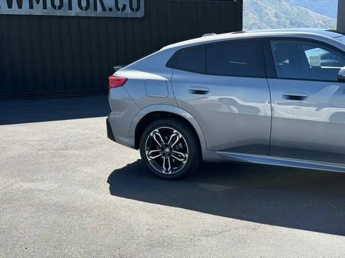Used 2025 BMW X2 xDrive28i AWD/4WD image 4