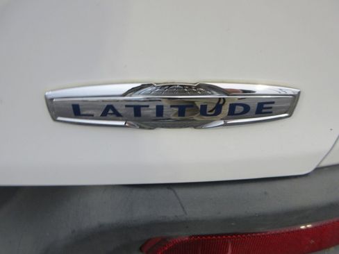 Used 2018 Jeep Cherokee Latitude image 10