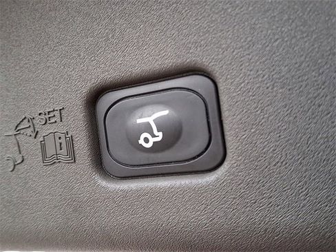 Certified 2024 Lincoln Nautilus Reserve w/ Equipment Group 202A image 29