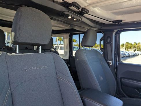 Used 2024 Jeep Wrangler Sahara image 11