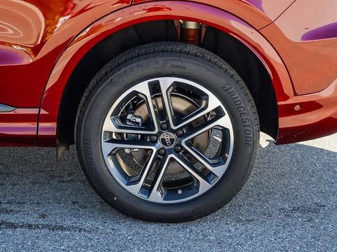 New 2025 Audi Q5 Premium image 11