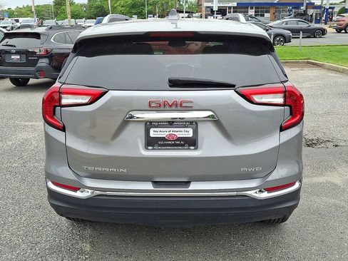 Used 2024 GMC Terrain SLT AWD/4WD image 5