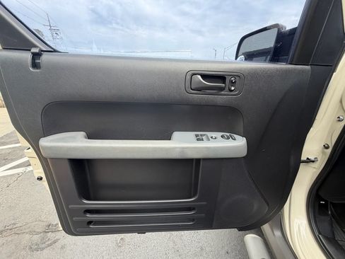 Used 2005 Honda Element LX image 13