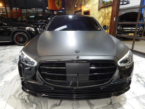 Used 2022 Mercedes-Benz S 580 4MATIC Sedan image 3