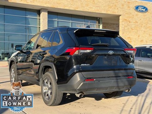 Used 2024 Toyota RAV4 XLE image 7