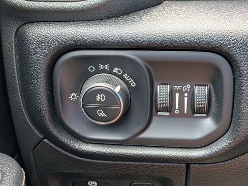 Used 2022 RAM 1500 Laramie AWD/4WD image 26