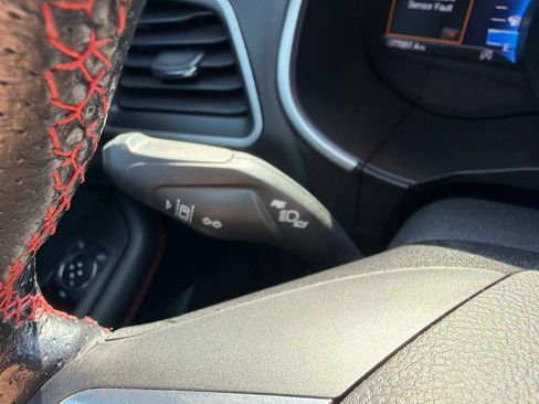 Used 2021 Ford Edge ST-Line FWD image 28