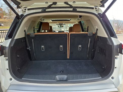 Certified 2022 Nissan Pathfinder Platinum w/ Cargo Package image 30