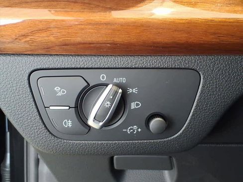 Certified 2023 Audi Q5 2.0T Premium w/ Convenience Package image 11