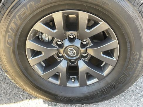 Used 2021 Toyota Tacoma SR5 RWD image 10