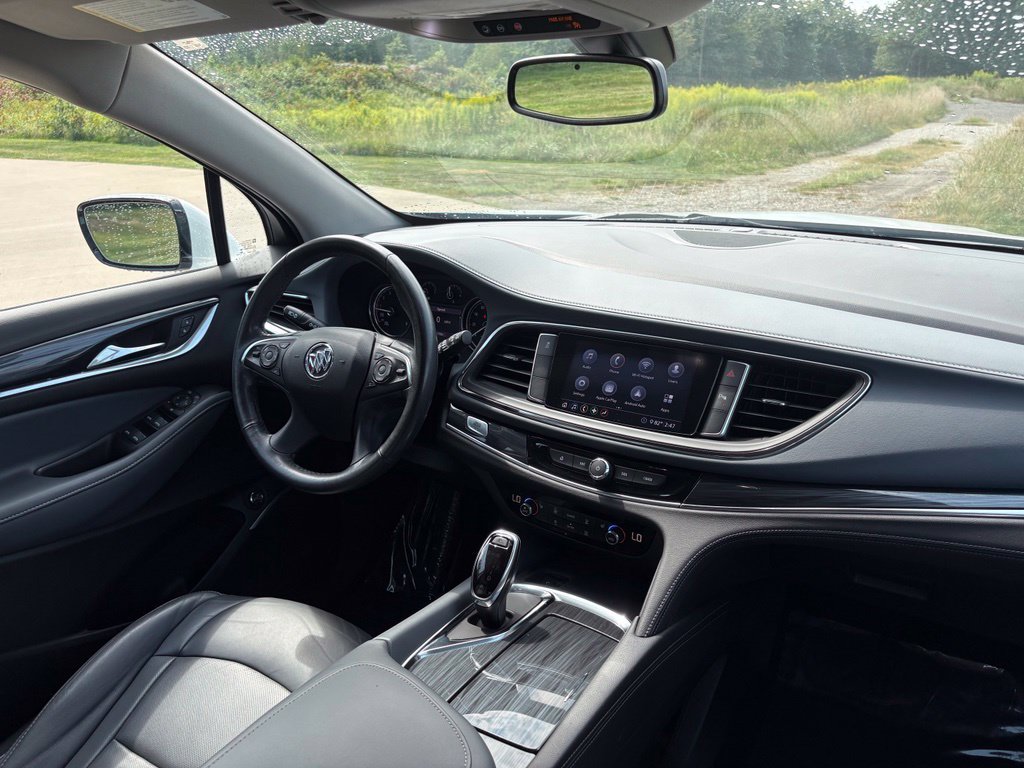 Used 2021 Buick Enclave Essence FWD image 5