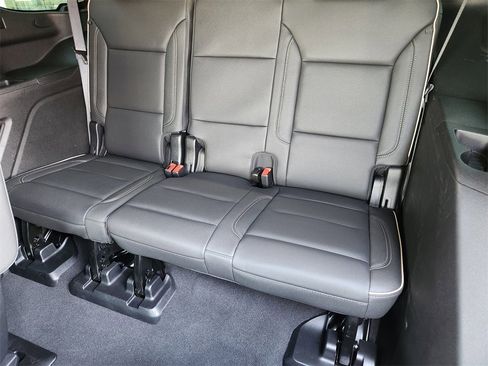 Used 2023 Chevrolet Tahoe Premier w/ Advanced Technology Package image 21