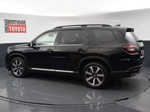Used 2025 Honda Pilot Elite image 2