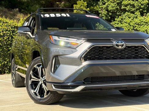 Used 2025 Toyota RAV4 XSE w/ Weather Package AWD/4WD image 6
